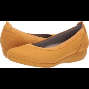 Dansko Kristen Ballet Flats Mango Yellow EURO 39